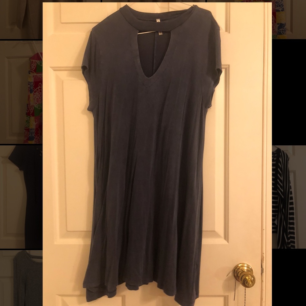 Tee shirt dress with cutout